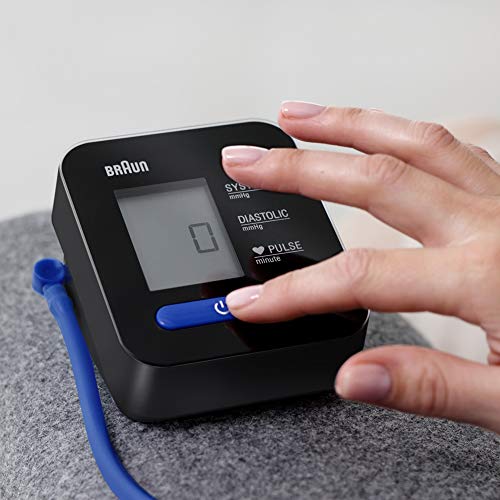 Braun BUA5000EUV1AM ExactFit 1 - Tensiómetro de brazo (clínicamente preciso, funcionamiento con un botón, fácil de usar, pantalla grande, uso doméstico, manguito universal)