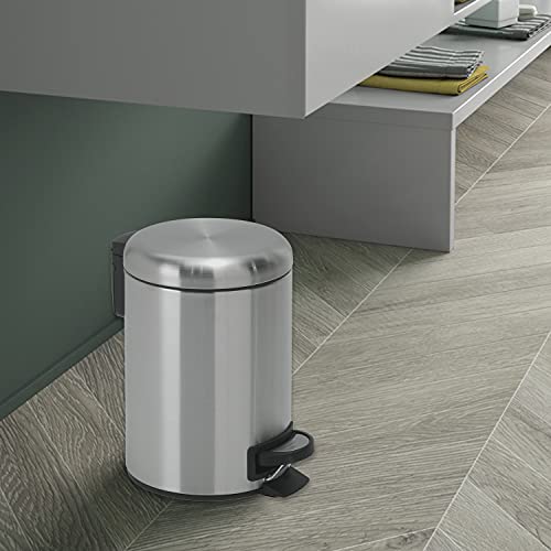 GEDY G-Potty - Papelera de baño satinada de 3 L, medidas: 25,1 x 17,4 x 22,6 cm, de acero inoxidable y polipropileno, con cierre suave, cesta extraíble, diseño R&S Gedy, 2 años de garantía