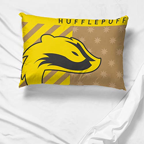 Jay Franco Harry Potter Hufflepuff Pride - Funda de almohada reversible para niños (producto oficial de Harry Potter)