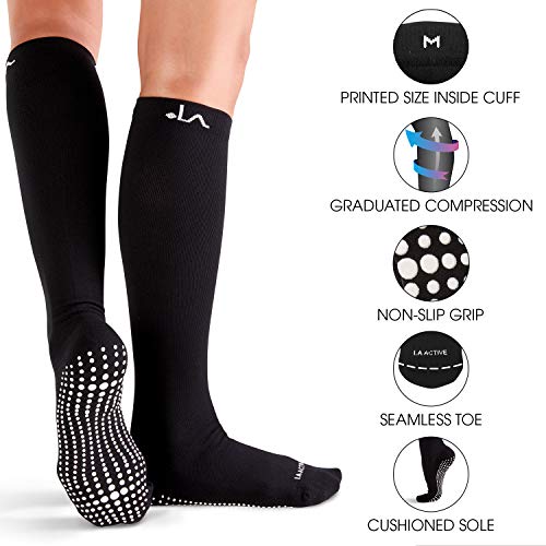 LA Active Calcetines de Compresión Antideslizantes Compressport - 20-30 mmHg - Alto de Rodilla Medias Deportivos Hombre y Mujer - Avion, Hospital, Embarazos (Negro x 3, 44-47 EU)