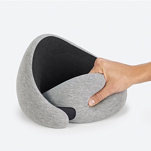 Ostrichpillow Go Almohada de Viaje viscoelástica con Memory Foam para el Dolor de Cuello a Dormir en Aviones, Tren, Coche – Color Gris Oscuro – Grey