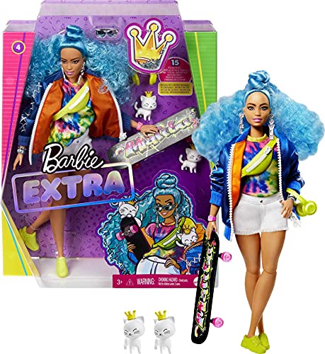 Barbie Extra Muñeca articulada con pelo azul rizado, accesorios de moda y mascotas (Mattel GRN30)