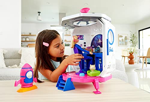 Barbie Set de juego Estación Espacial Muñeca con accesorios de juguete, regalo para niñas y niños +3 años (Mattel GXF27)