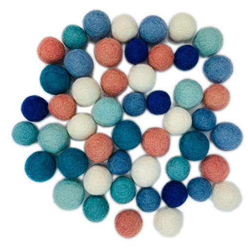 Colección llena de color de 50 bolas de fieltro "Océano Mix" de 2,2 cm de grosor, hechas de pura lana merino para elaborar guirnaldas, móviles y macetas, o solo para decoración.