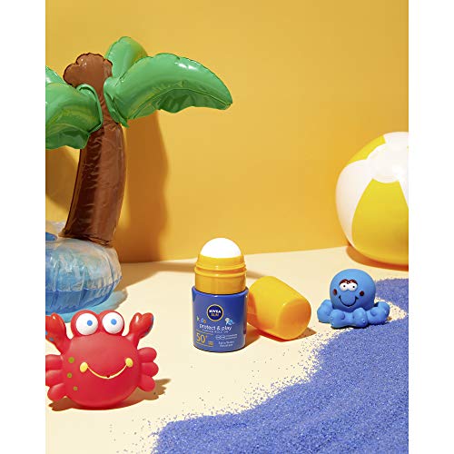 NIVEA SUN Roll-On Solar Niños Protege & Juega FP50+ (1 x 50 ml), protector solar roll-on para niños, crema solar resistente al agua, protección solar muy alta