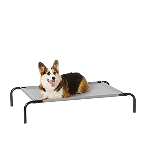 Amazon Basics - Cama elevada transpirable para mascotas, mediana (110 x 65 x 19 cm), gris