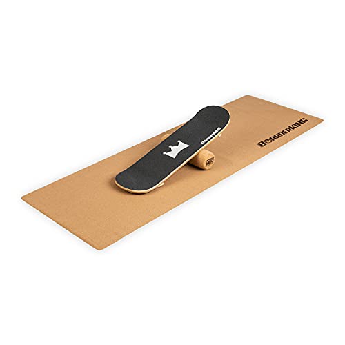 BoarderKING Indoorboard Skate - Tabla de Equilibrio, Forma monopatín, Madera Arce, Recubierto en plástico, con Esterilla y Rodillos de Corcho, Topes destornillables, Dimensiones 23 x 5 x 79 cm, Negro