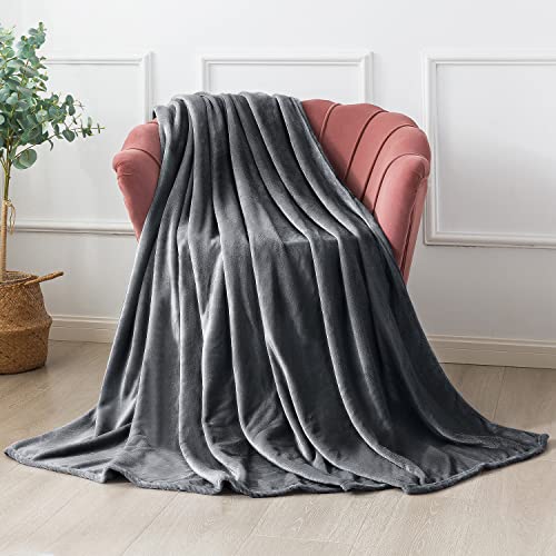 Familybox Mantas para Sofás de Franela, Mantas Ligeras Mantas para Cama de Reversible de Microfibre Extra Suave (Gris Oscuro, 150×200cm)