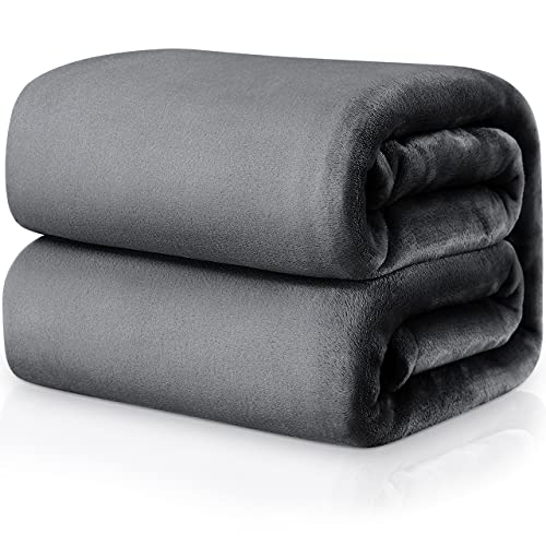 Familybox Mantas para Sofás de Franela, Mantas Ligeras Mantas para Cama de Reversible de Microfibre Extra Suave (Gris Oscuro, 150×200cm)