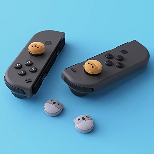 eXtremeRate PlayVital Lindos Agarres para el Pulgar para Nintendo Switch Joy-con Lite Tapas de Joystick Diseño Thumb Grips de Silicona Tapas de Pulgar para Switch Lite joycons(Oso & Koala)