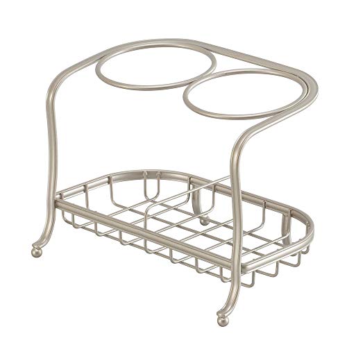 iDesign Soporte para secador de pelo, pequeño estante de baño de metal, soporte de pie independiente con 2 compartimentos para secador y plancha, plateado mate