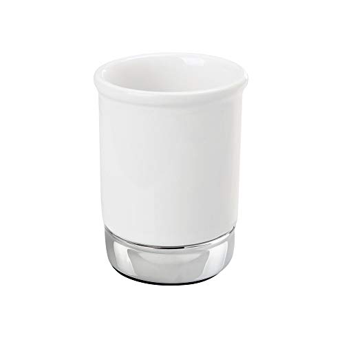 iDesign York Organizador de maquillaje, pequeño vaso portacepillos de dientes de cerámica y metal para encimera, vaso para guardar maquillaje, blanco y plateado