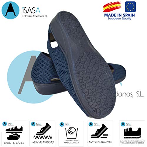 ISASA Zapatilla de señora Crimea Azul, de Farmacia, Doble Velcro Semi Cerrada Fabricada en Rejilla Farmacia Azul con Dos velcros para un Ajuste idoneo para pies delicados. Talla 38.