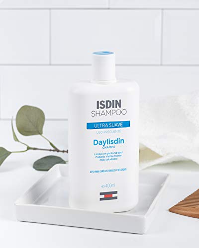 Isdin Daylisdin Champú Pack Duplo Fórmula Suave Para El Uso Diario Para Todo Tipo De Cabellos, Incluso Frágiles Y Delicados 2 X 400