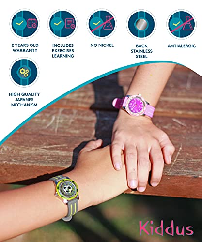 KIDDUS Reloj Educativo para niño, Chica, Chico. De Pulsera, analógico. Time Teacher fácil de Leer para Aprender la Hora. Ejercicios incluídos. Jugador Futbol