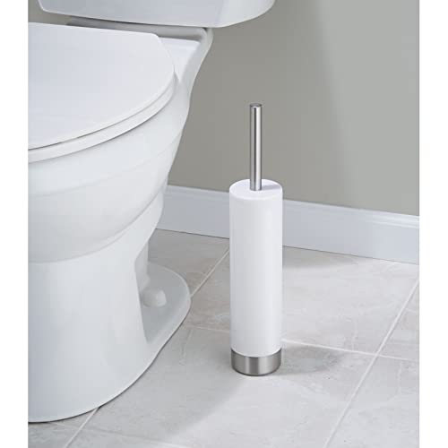 mDesign Juego de 2 escobillas de baño modernas con portaescobillas – Cepillos para inodoro estrechos – Escobillas de WC de plástico con detalles en acero inoxidable cepillado – blanco