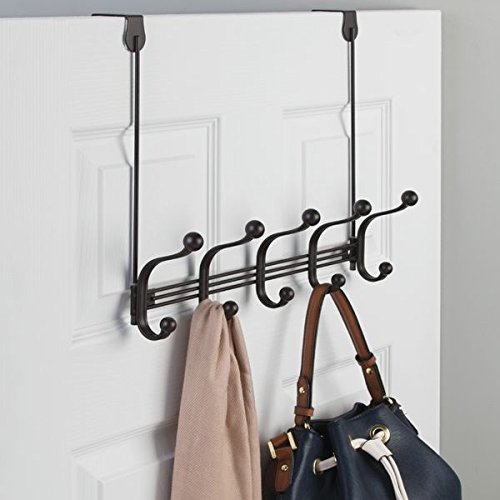 mDesign perchero de puerta - 5 ganchos dobles - Práctico colgador de ropa para entrada o baño - Perchero sin taladro para abrigos y chaquetas o como toallero - De aluminio en color bronce