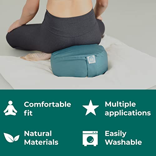 Present Mind Cojines Redondos de Yoga (16 cm) – Verde Esmeralda – Zafu de Yoga – Cojín de Suelo Alto para Yoga y Meditación – Yoga Accesorios Hechos en la UE – Funda Lavable – 100% Natural